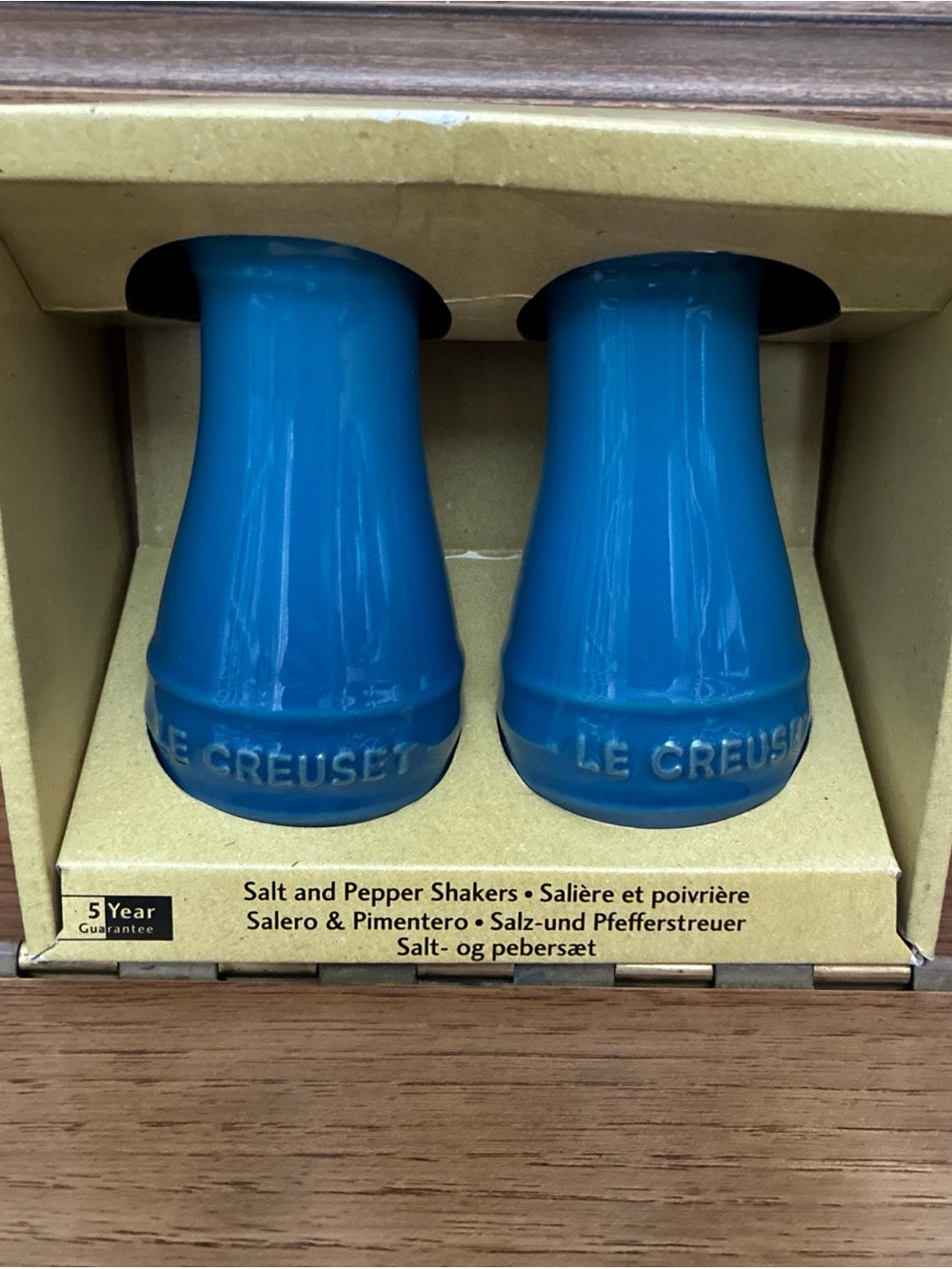 LE CREUSET Marseille Salt & Pepper Shaker Set Blue New Coastal Mediterranean